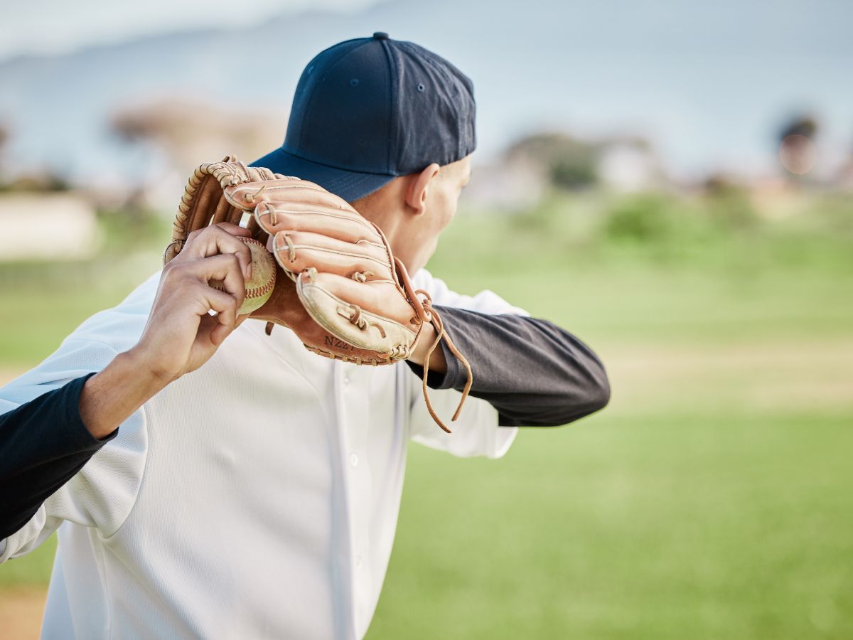 How to Throw a Knuckleball Pitch 