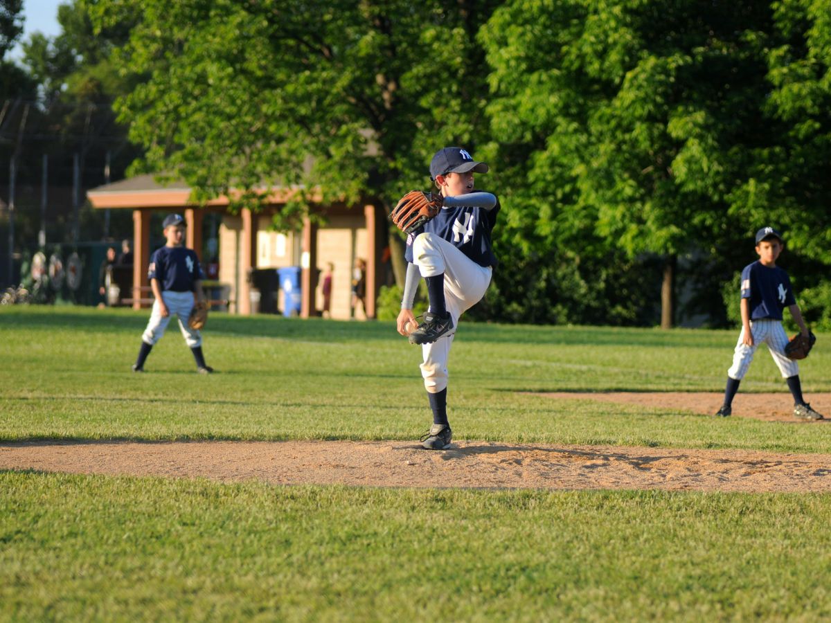 what-is-a-double-steal-unlocking-the-secrets-of-baseball-s-sneakiest