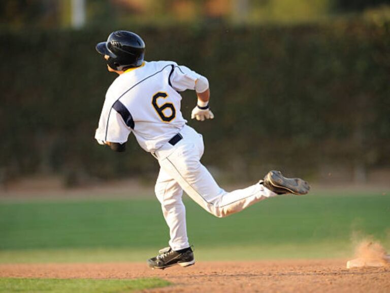 What is a Pinch Runner in Baseball? Discover the Speed and Strategy of This Game-Changing Tactic